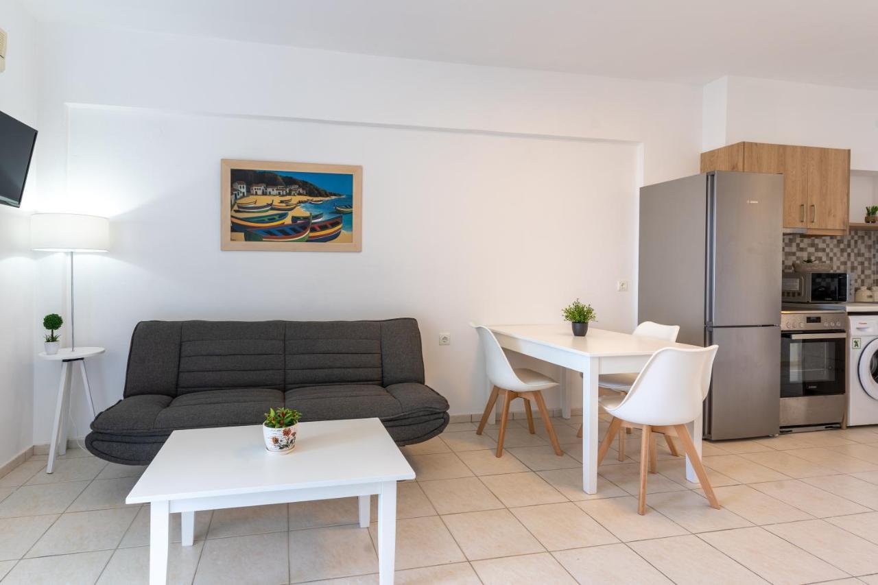 Azure Seaside Apts Magnisia ภายนอก รูปภาพ