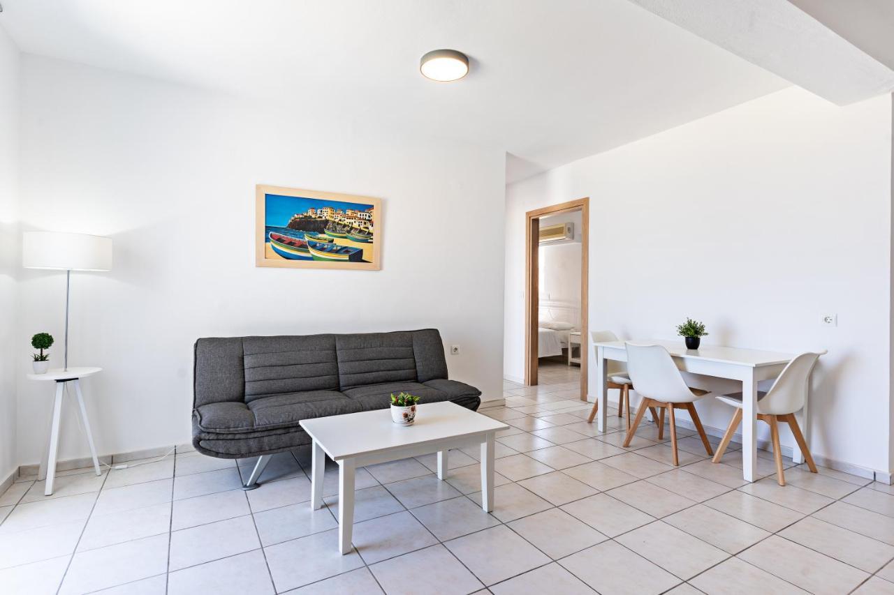 Azure Seaside Apts Magnisia ภายนอก รูปภาพ