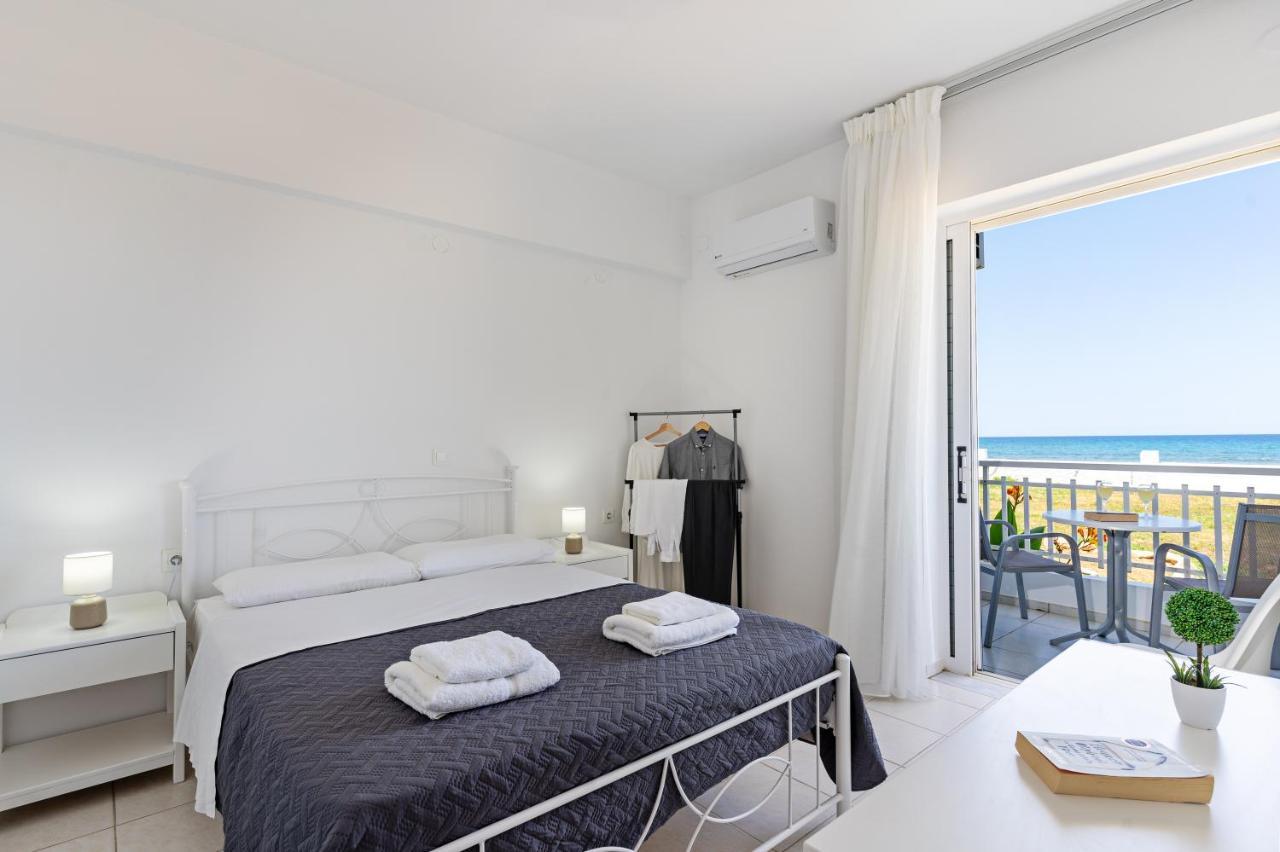 Azure Seaside Apts Magnisia ภายนอก รูปภาพ