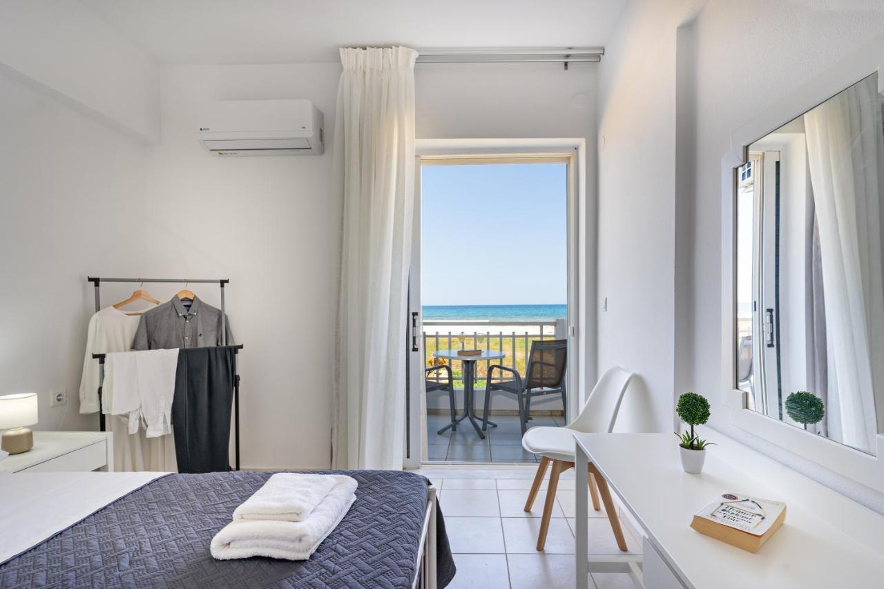 Azure Seaside Apts Magnisia ภายนอก รูปภาพ