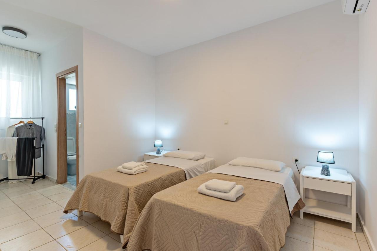 Azure Seaside Apts Magnisia ภายนอก รูปภาพ