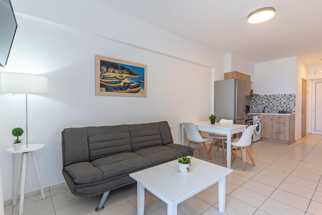 Azure Seaside Apts Magnisia ภายนอก รูปภาพ