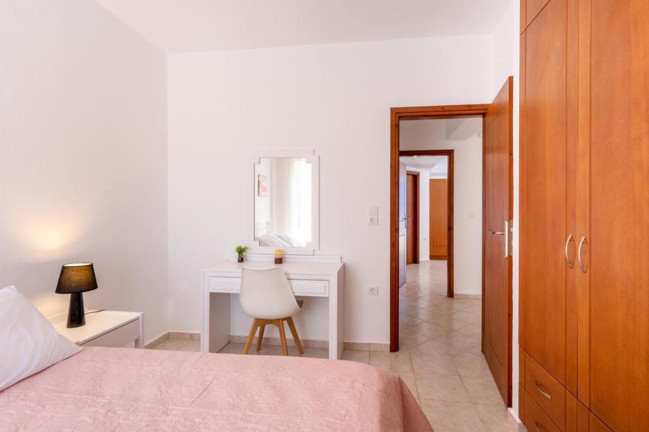Azure Seaside Apts Magnisia ภายนอก รูปภาพ
